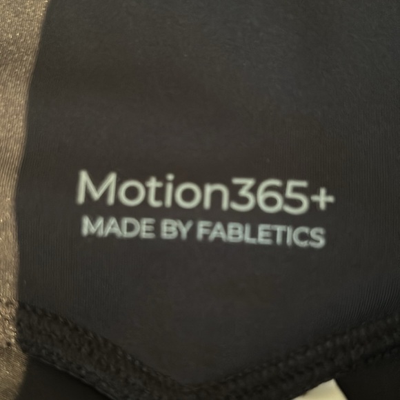 Womens Fabletics Workout shorts - Picture 4 of 6